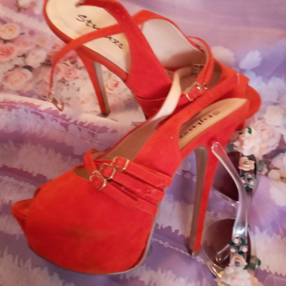 Shoes - Picture 3 of 4